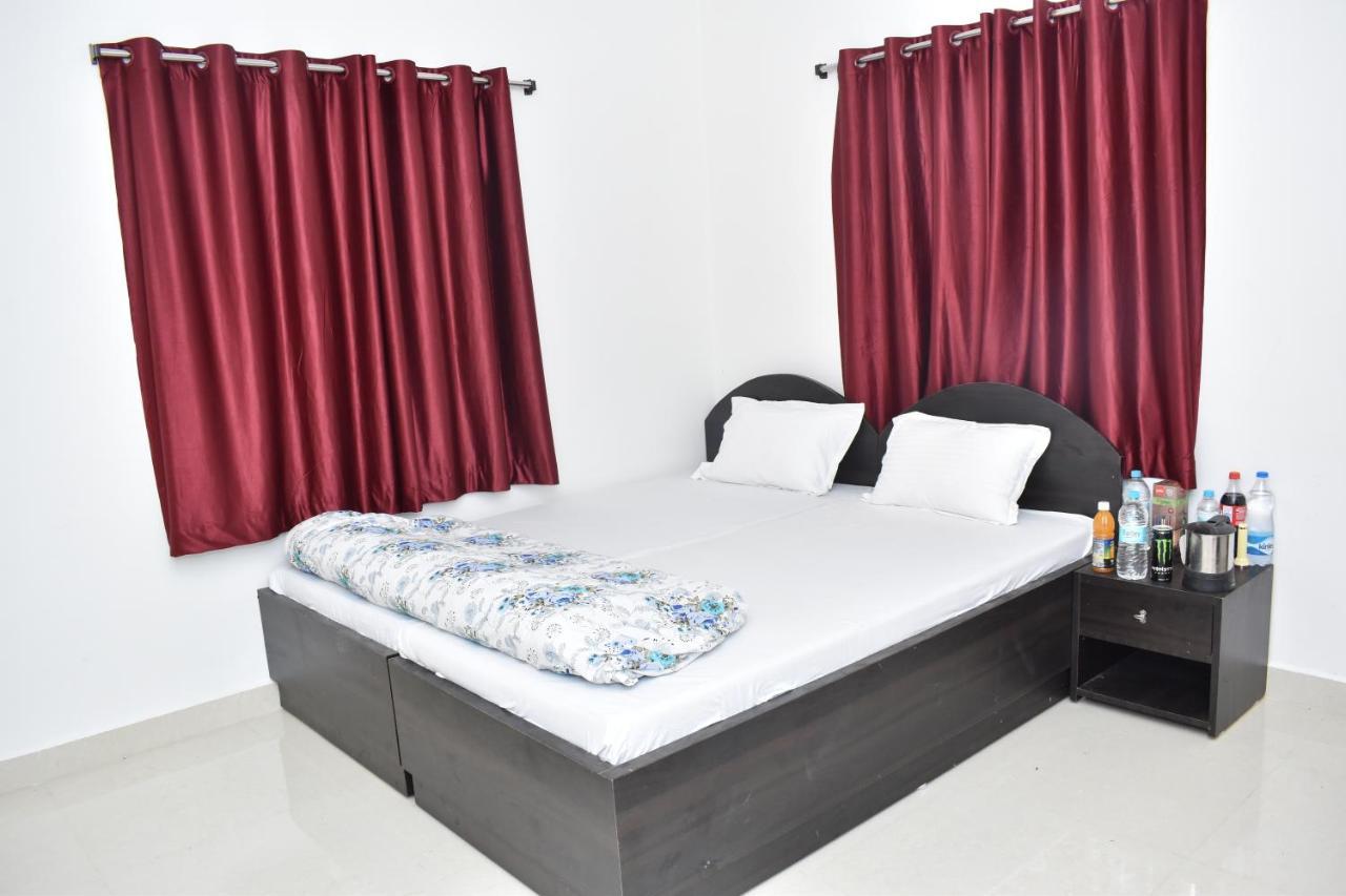 Gaurav Guest House Bodh Gaya Buitenkant foto