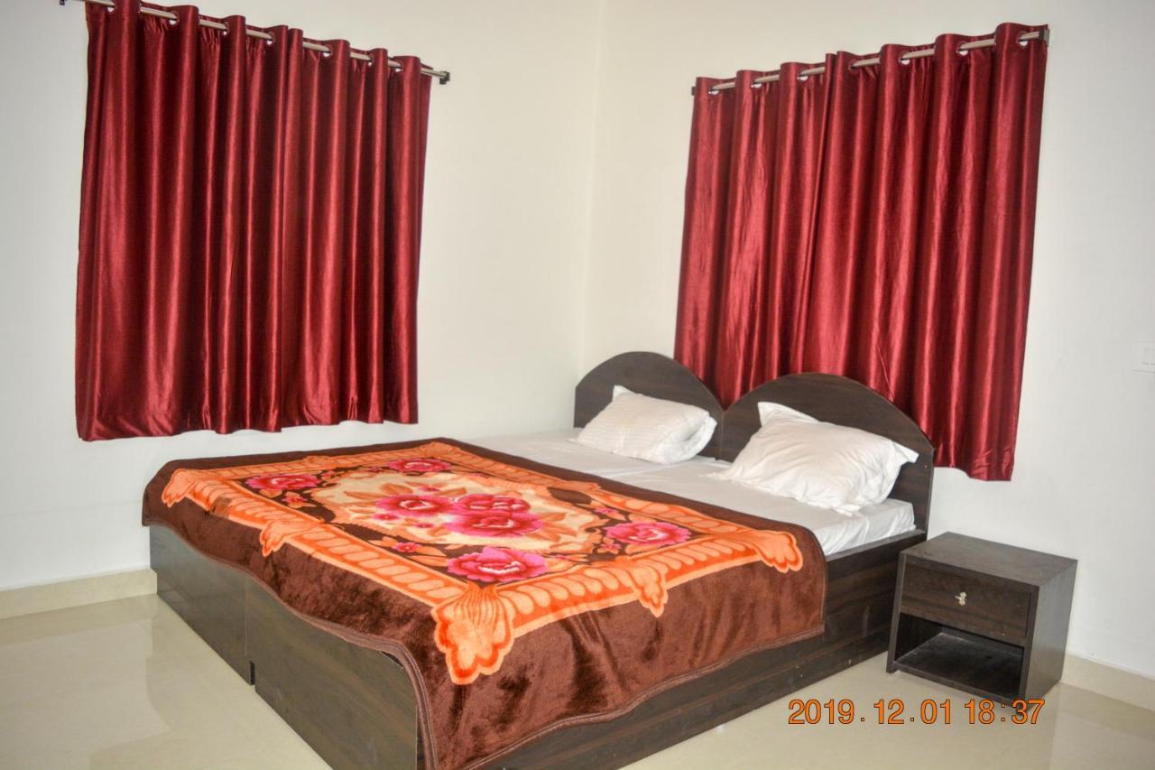 Gaurav Guest House Bodh Gaya Buitenkant foto