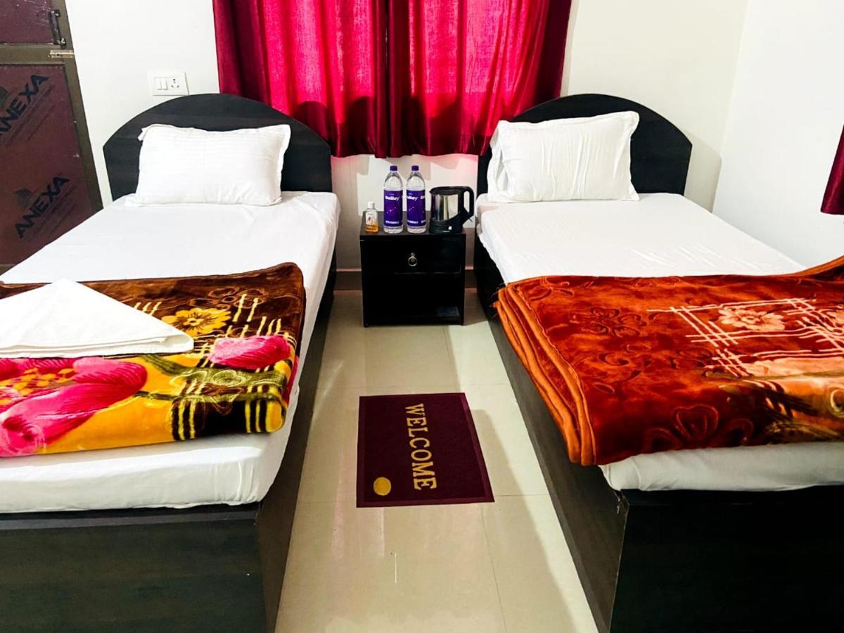 Gaurav Guest House Bodh Gaya Buitenkant foto