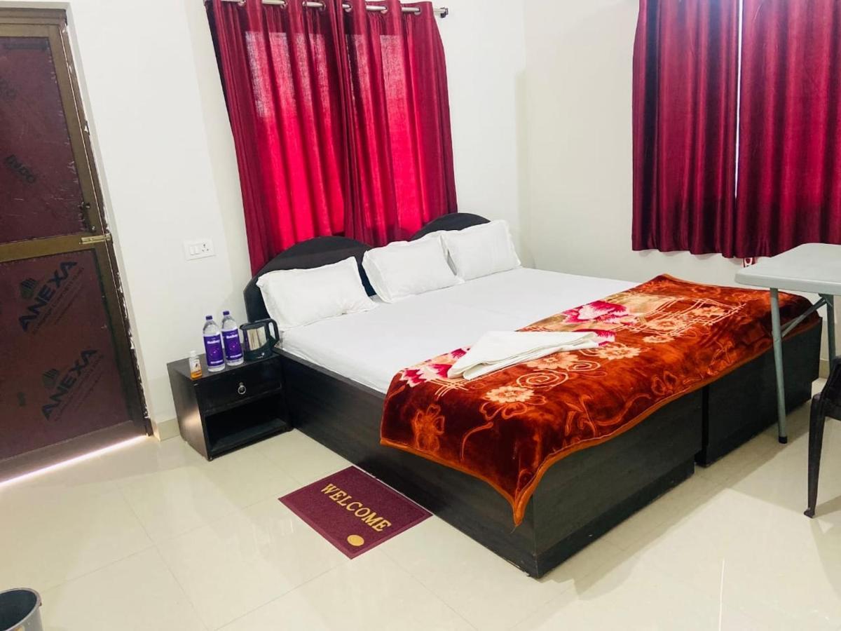 Gaurav Guest House Bodh Gaya Buitenkant foto