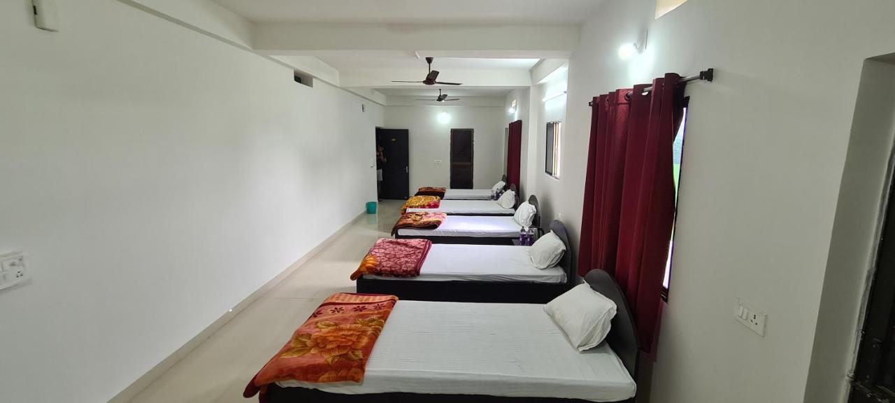 Gaurav Guest House Bodh Gaya Buitenkant foto