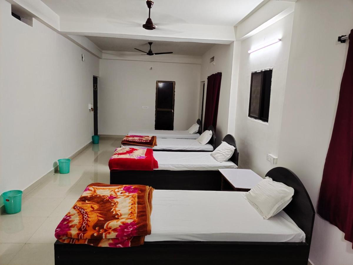 Gaurav Guest House Bodh Gaya Buitenkant foto