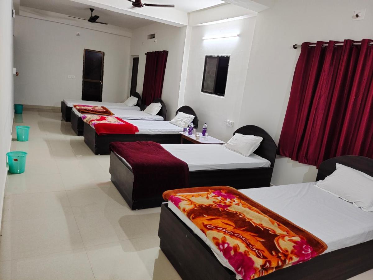 Gaurav Guest House Bodh Gaya Buitenkant foto