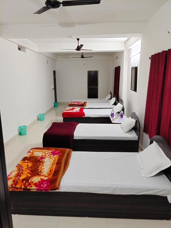 Gaurav Guest House Bodh Gaya Buitenkant foto
