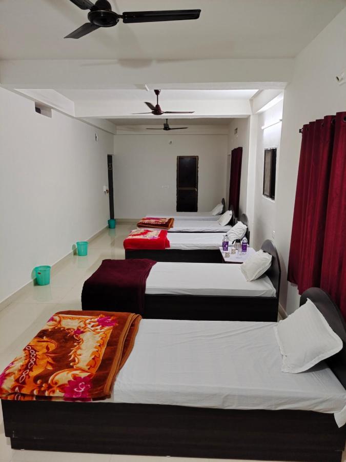 Gaurav Guest House Bodh Gaya Buitenkant foto