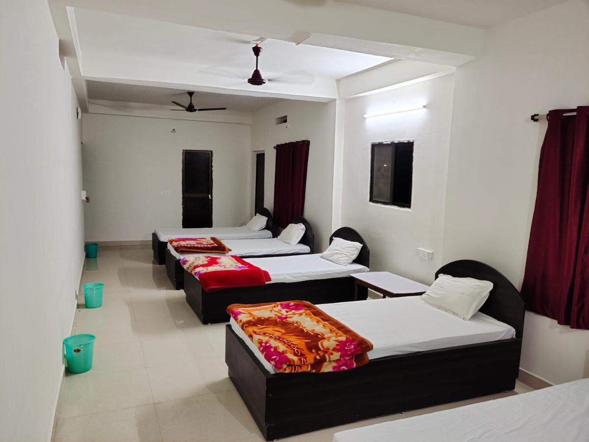Gaurav Guest House Bodh Gaya Buitenkant foto
