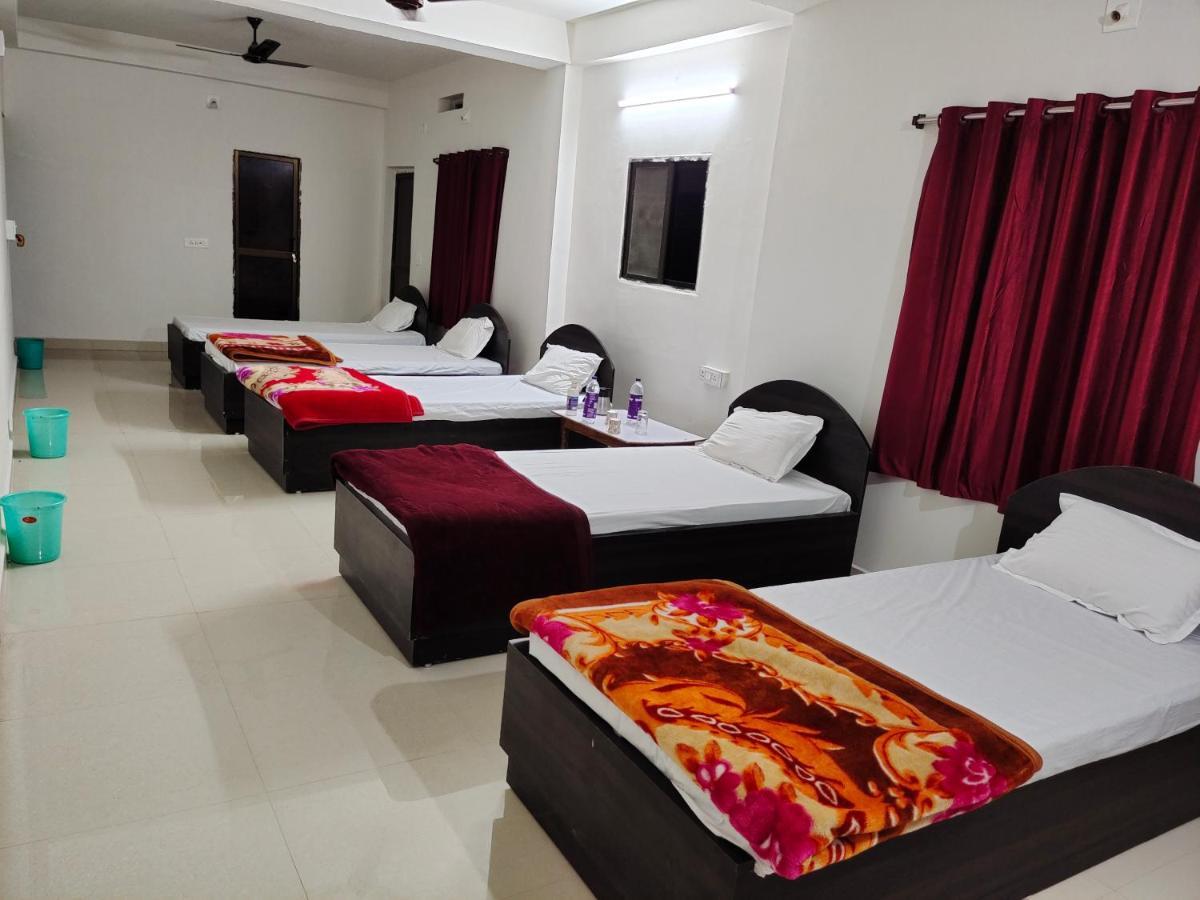 Gaurav Guest House Bodh Gaya Buitenkant foto