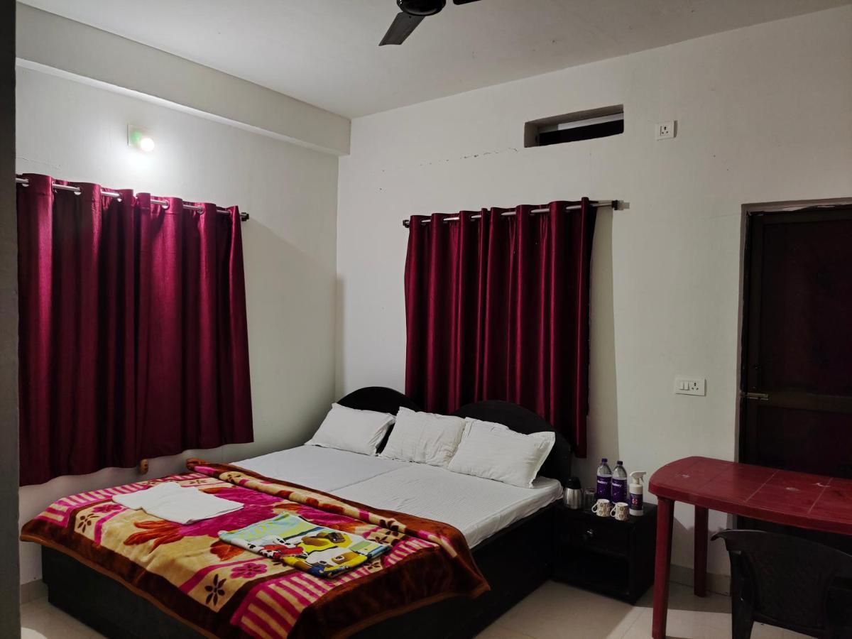Gaurav Guest House Bodh Gaya Buitenkant foto