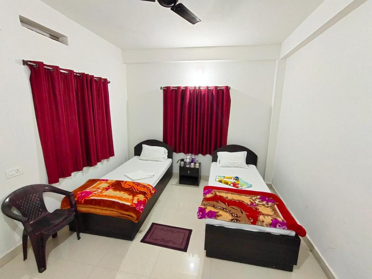 Gaurav Guest House Bodh Gaya Buitenkant foto
