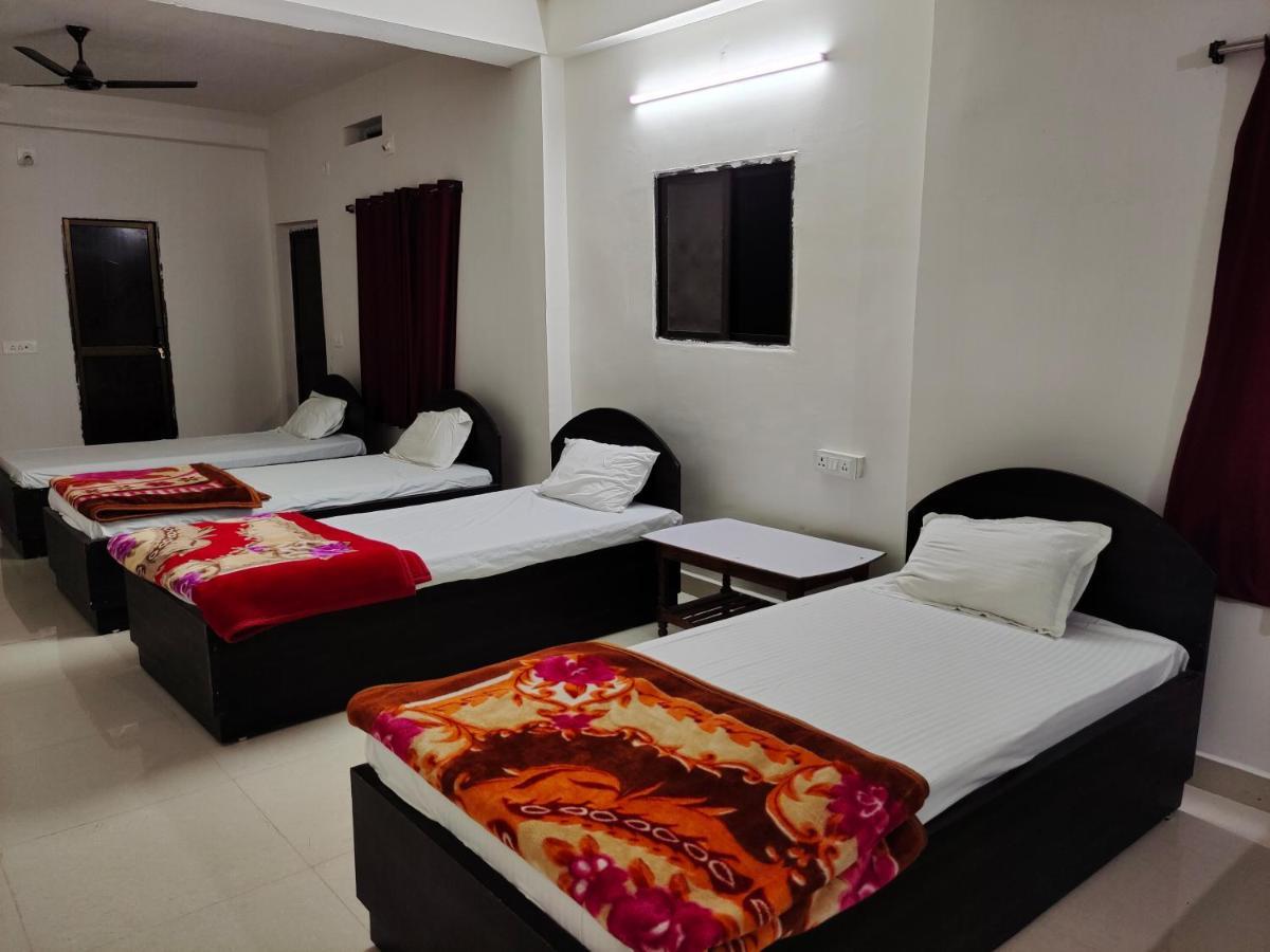Gaurav Guest House Bodh Gaya Buitenkant foto