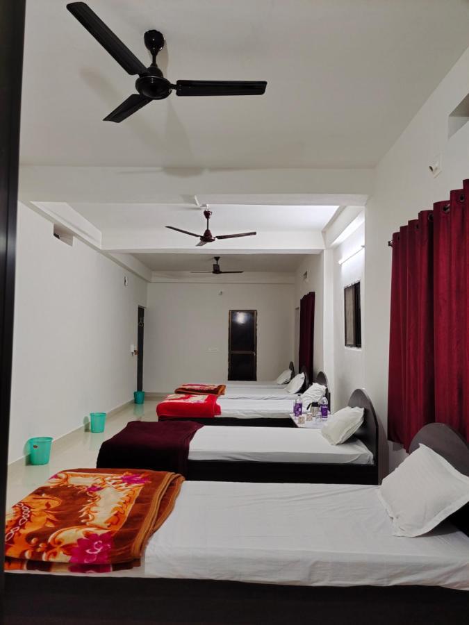 Gaurav Guest House Bodh Gaya Buitenkant foto
