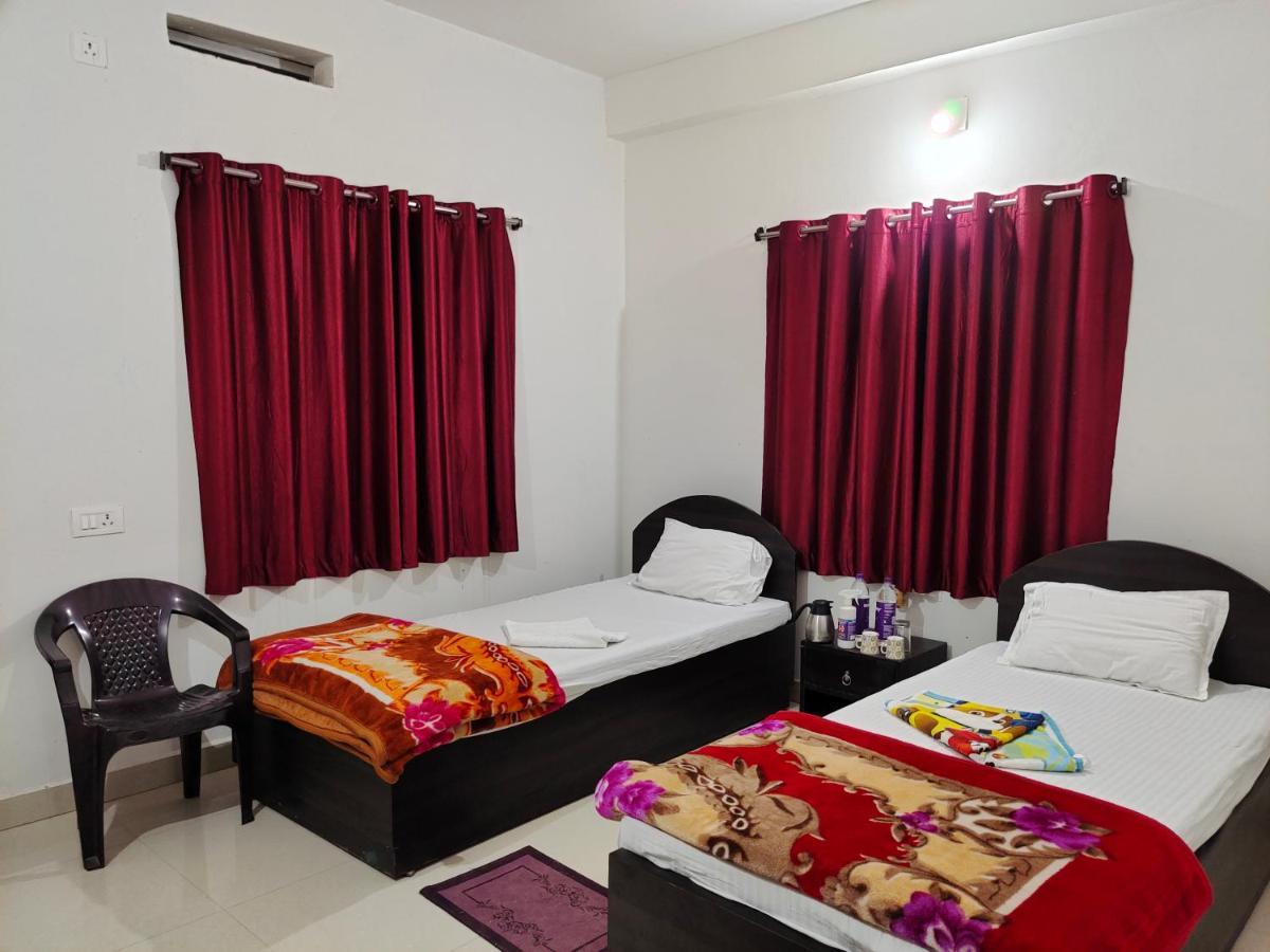 Gaurav Guest House Bodh Gaya Buitenkant foto