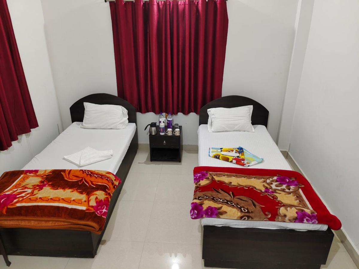 Gaurav Guest House Bodh Gaya Buitenkant foto