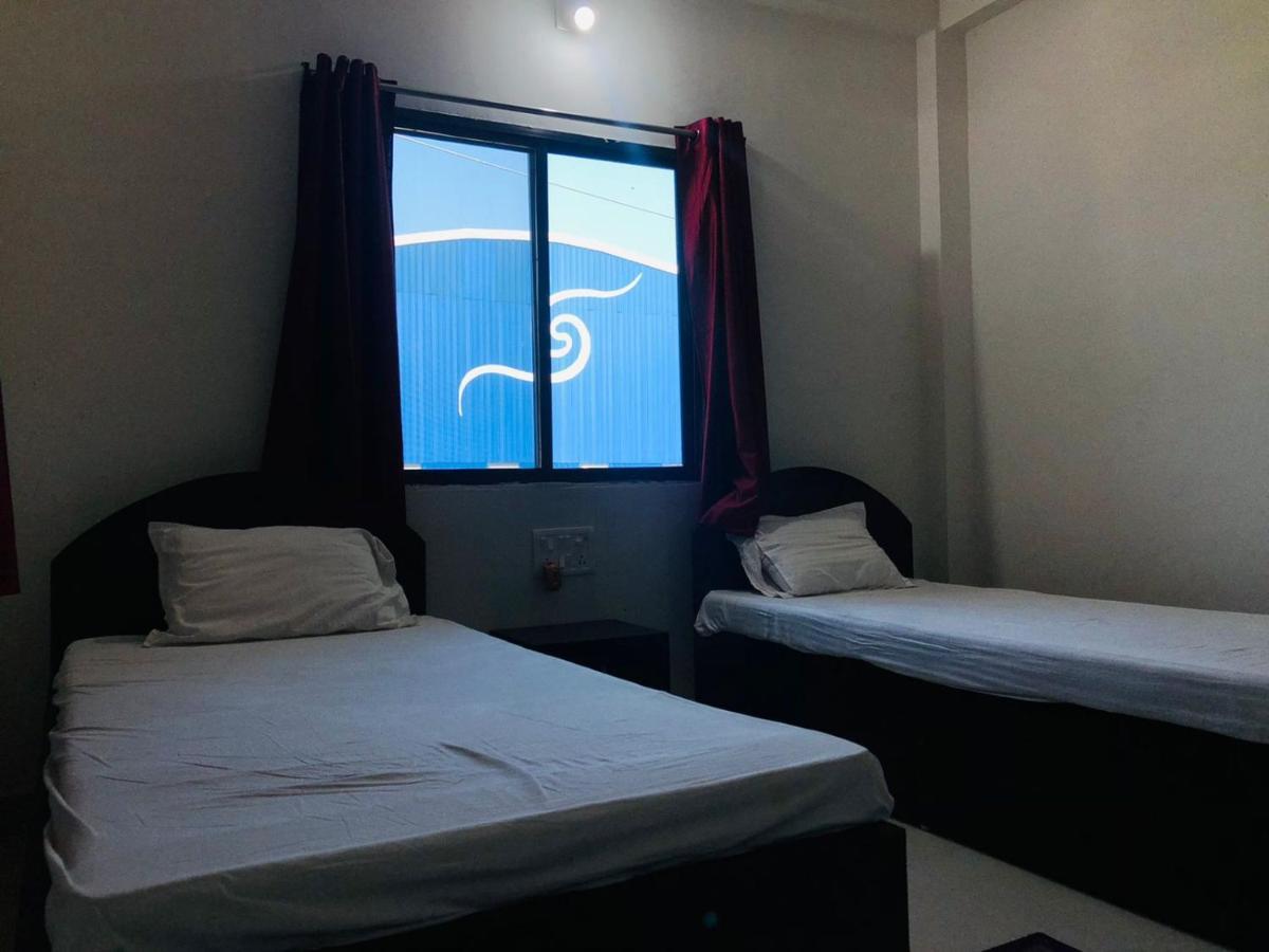 Gaurav Guest House Bodh Gaya Buitenkant foto