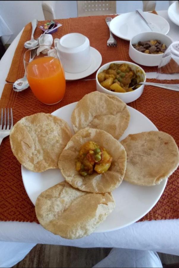 Gaurav Guest House Bodh Gaya Buitenkant foto
