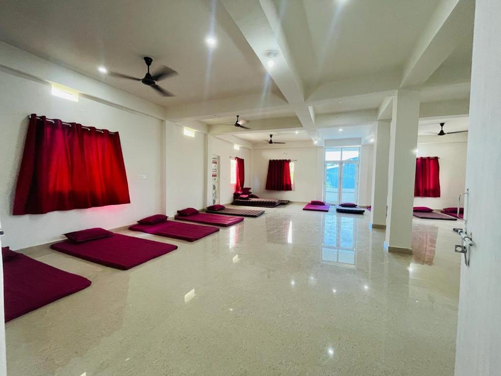 Gaurav Guest House Bodh Gaya Buitenkant foto