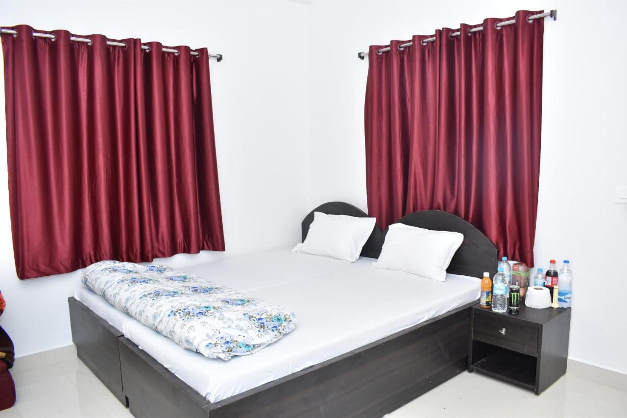 Gaurav Guest House Bodh Gaya Buitenkant foto