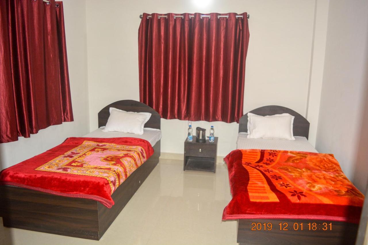 Gaurav Guest House Bodh Gaya Buitenkant foto